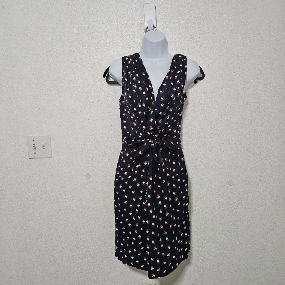 Hi There By Karen's Walker bird printed with faux belt vneck size 6